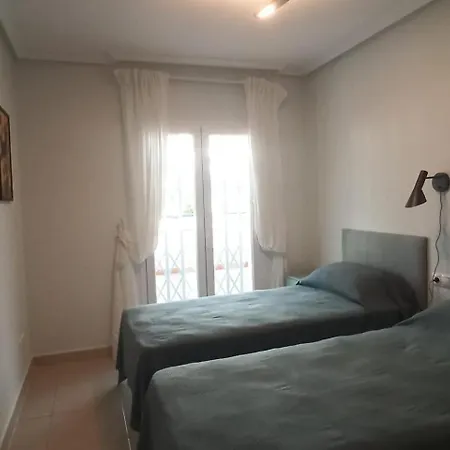 2 Bed - Close To - Pool - Balcony *