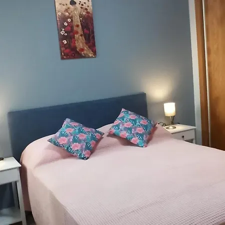 Apartmán 2 Bed - Close To - Pool - Balcony