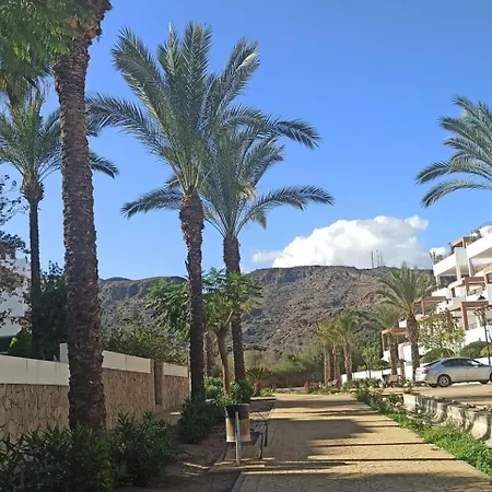 2 Bed - Close To - Pool - Balcony Apartmán *